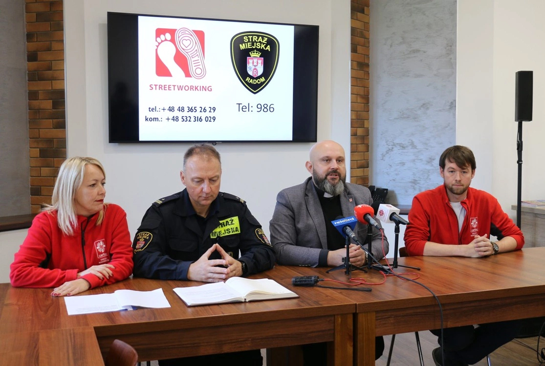 Diecezjalna Caritas i Straż Miejska pomagają bezdomnym