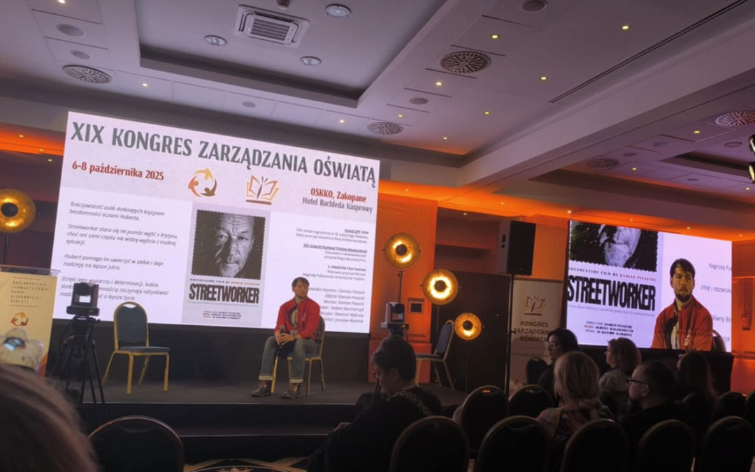 Nasz Streetworker Hubert Kaczmarczyk na Kongresie Zarządzania Oświatą